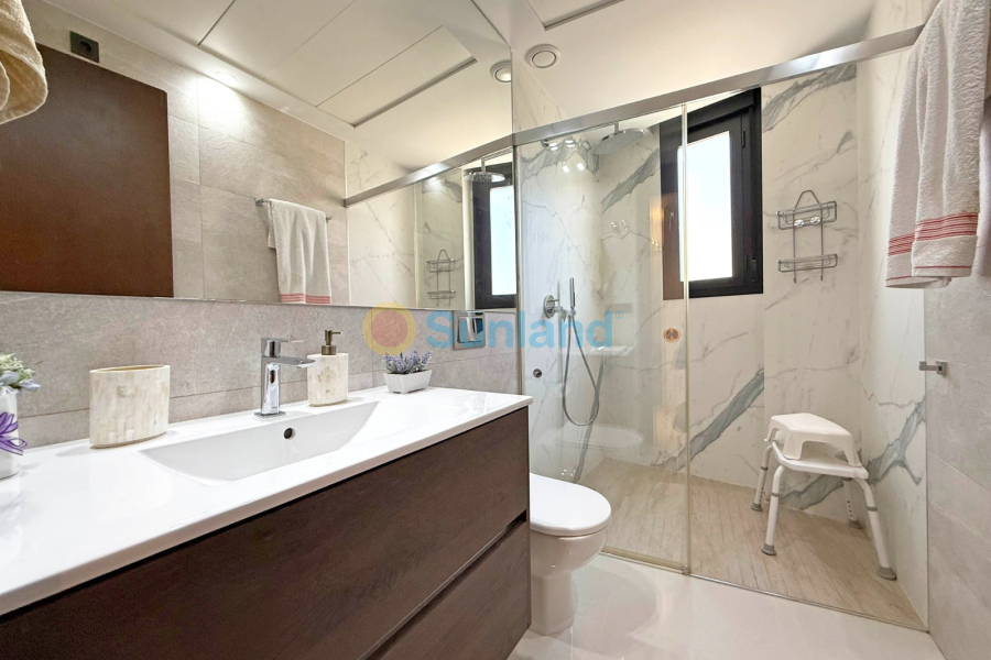 Använda fastigheter - Villa - Orihuela Costa - Villamartin