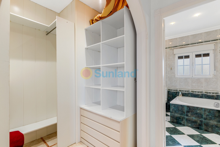 Använda fastigheter - Villa - Torrevieja