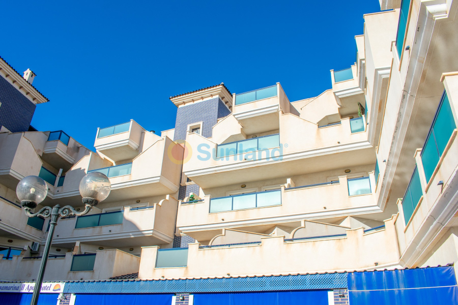 Resale - Apartment - Orihuela Costa - Campoamor