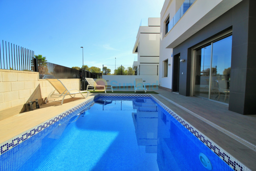 Resale - Villa - Villamartin