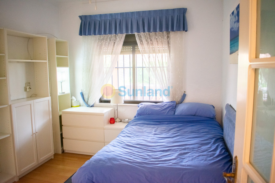 Använda fastigheter - Villa - Orihuela Costa - MUY CERCA DE LA PLAYA