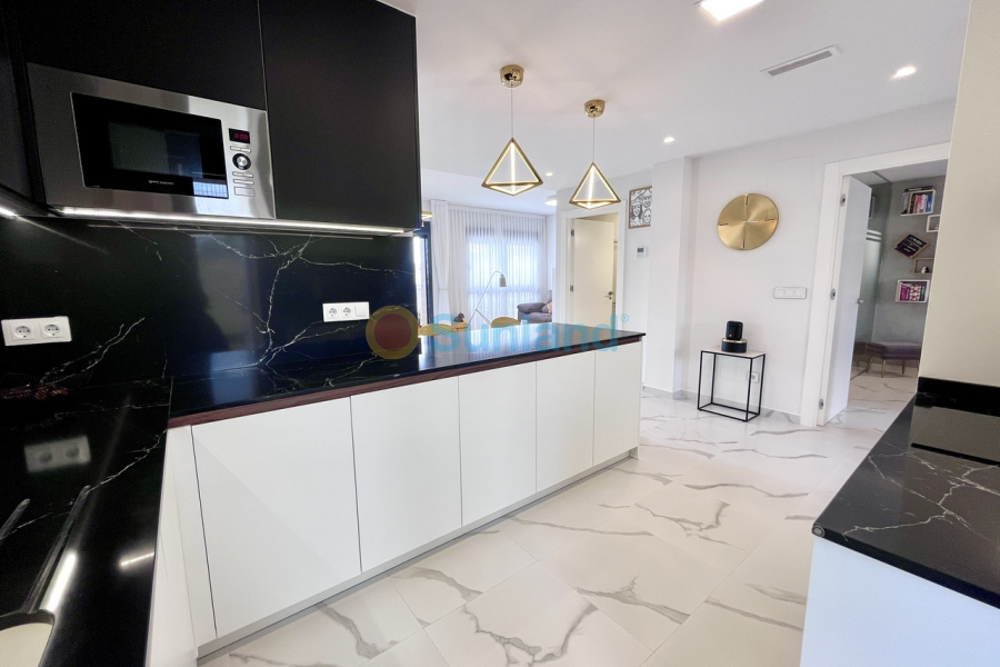 Resale - A - San Miguel De Salinas