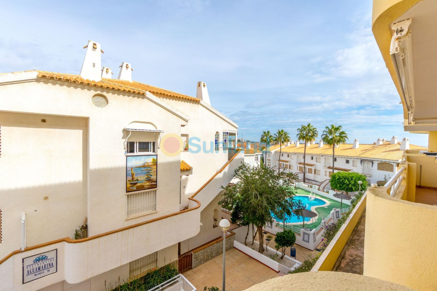 Resale - Apartment - Orihuela Costa - Campoamor