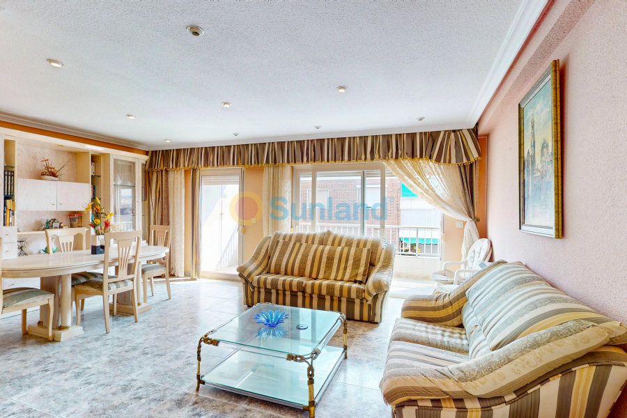Resale - Apartamento - Torrevieja - Acequion