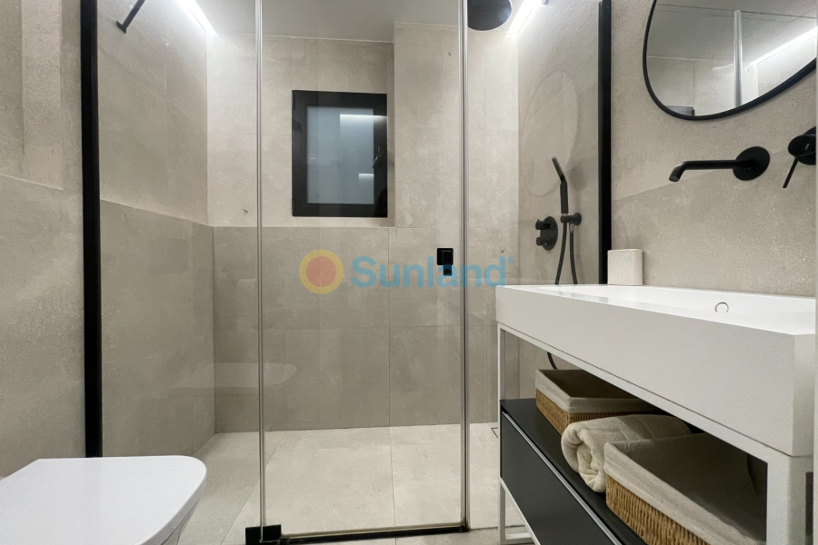 Resale - Apartment - Alicante - Center