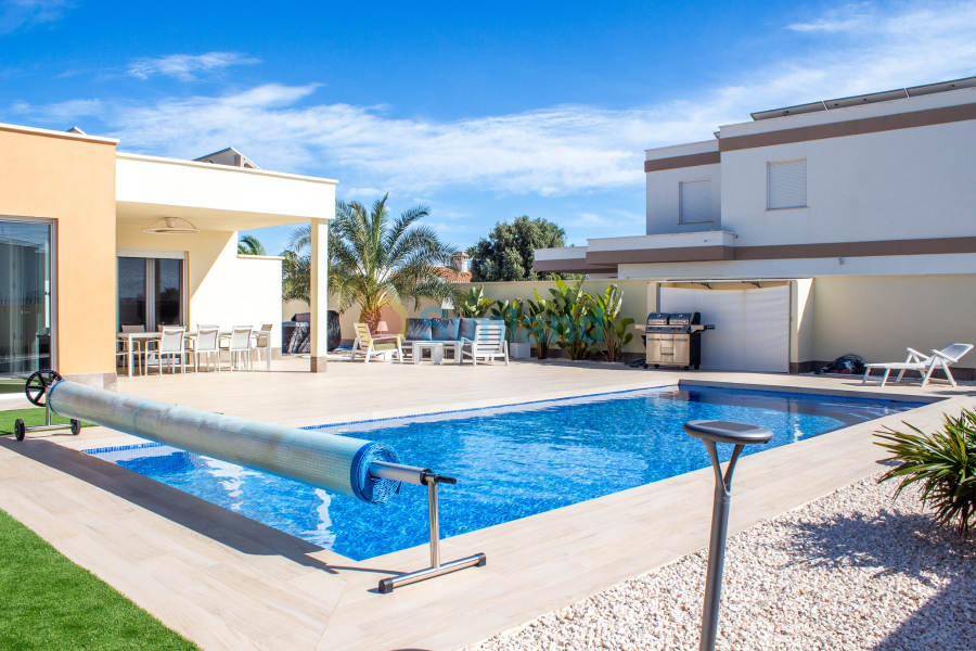 Segunda mano - Chalet - Torrevieja - La Siesta