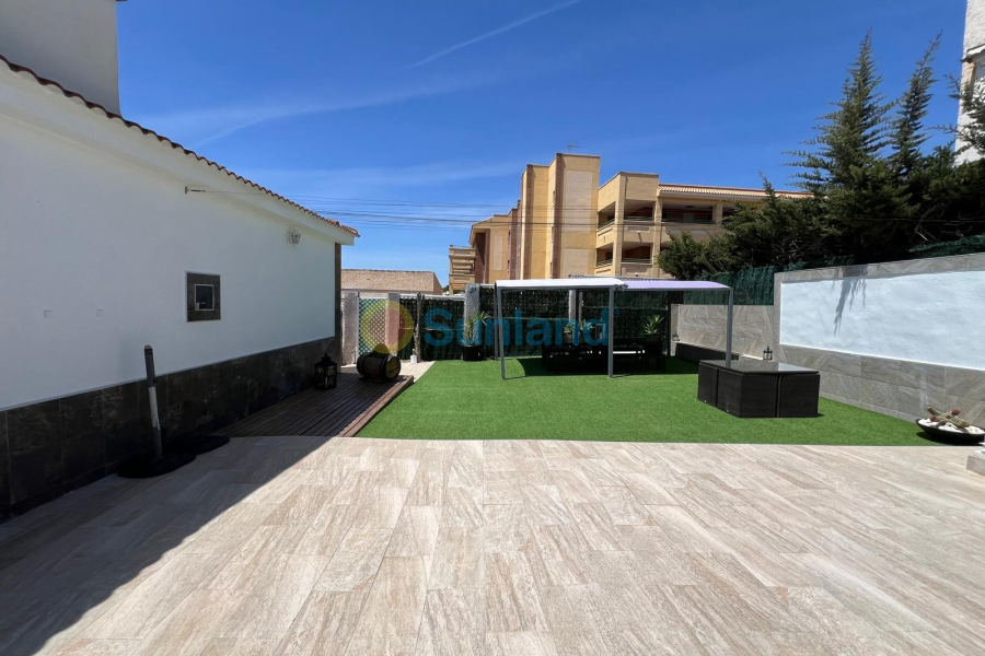 Resale - Villa - Torrevieja - 