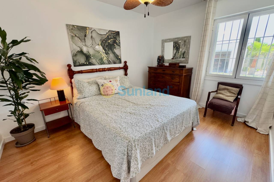 Resale - Country house - Torrellano