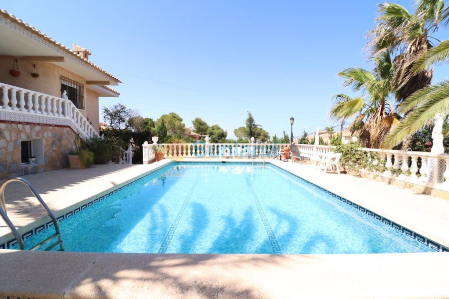 Använda fastigheter - Villa - Torrevieja - Los Balcones