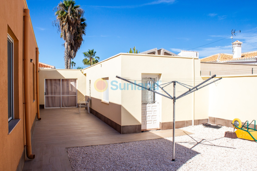 Segunda mano - Chalet - Torrevieja - La Siesta