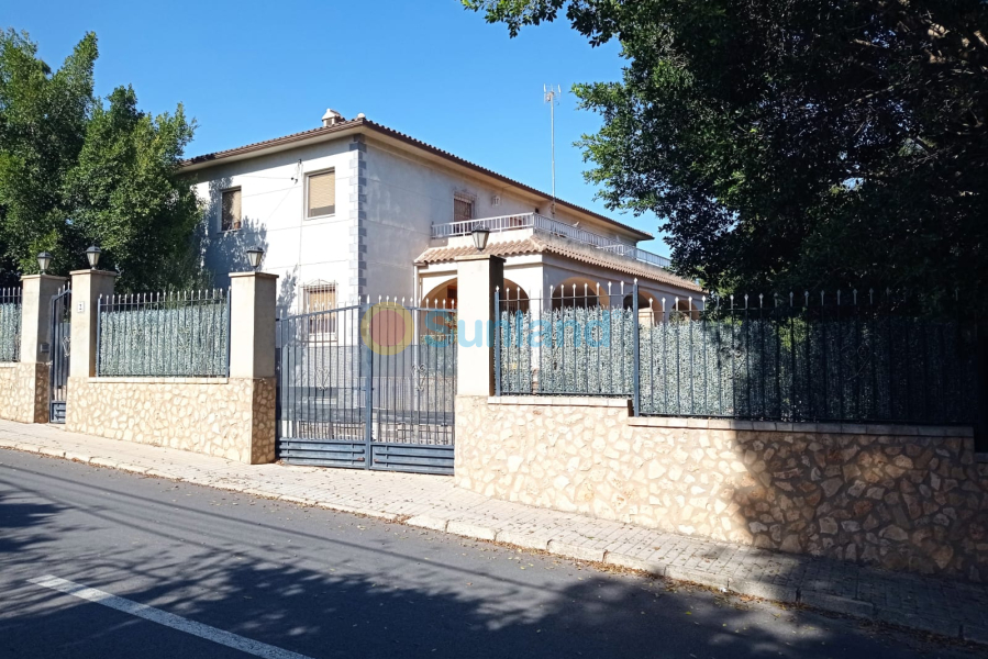 Вторичка - Bилла - Elche - Jubalcoi