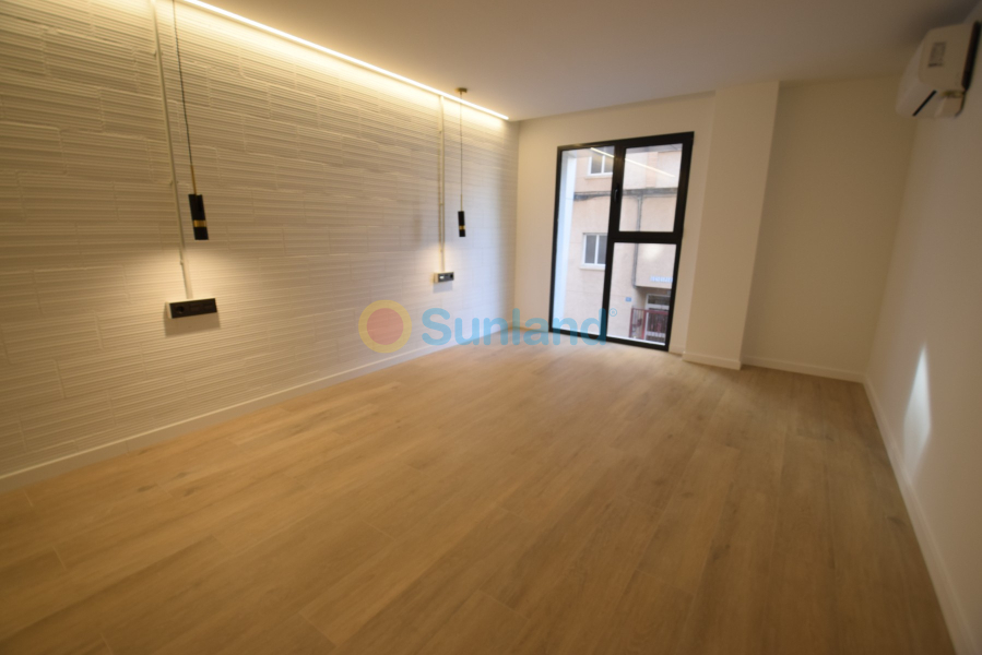 Resale - Apartment - Alicante