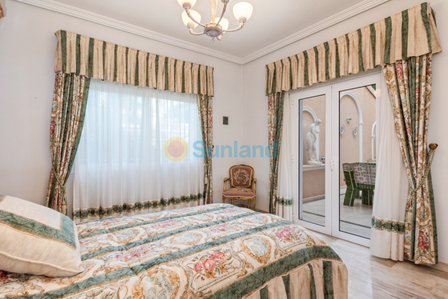 Вторичка - Bилла - Ciudad Quesada - Doña Pepa