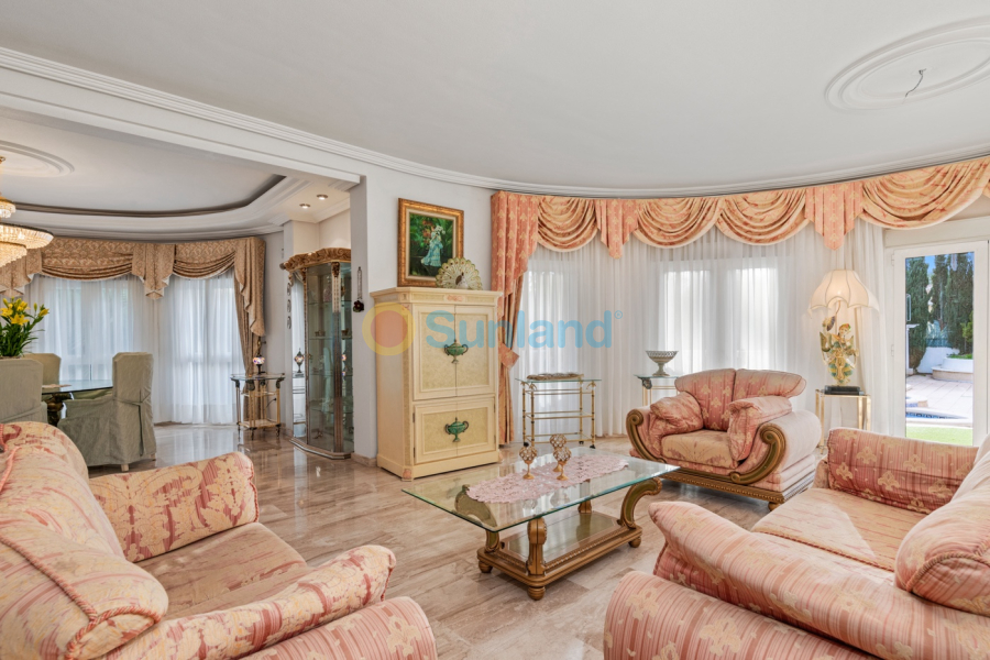 Вторичка - Bилла - Ciudad Quesada - Doña Pepa