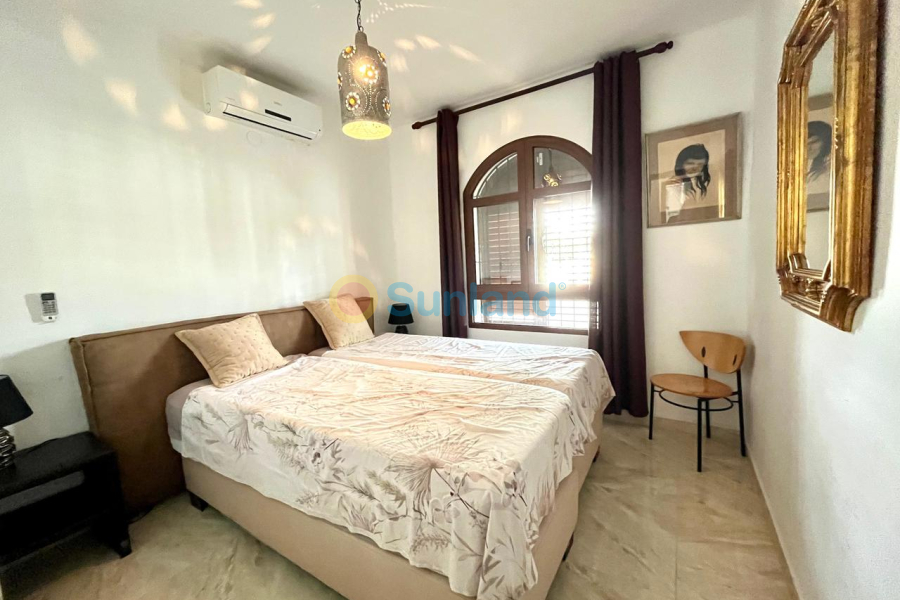 Resale - V - Villamartin