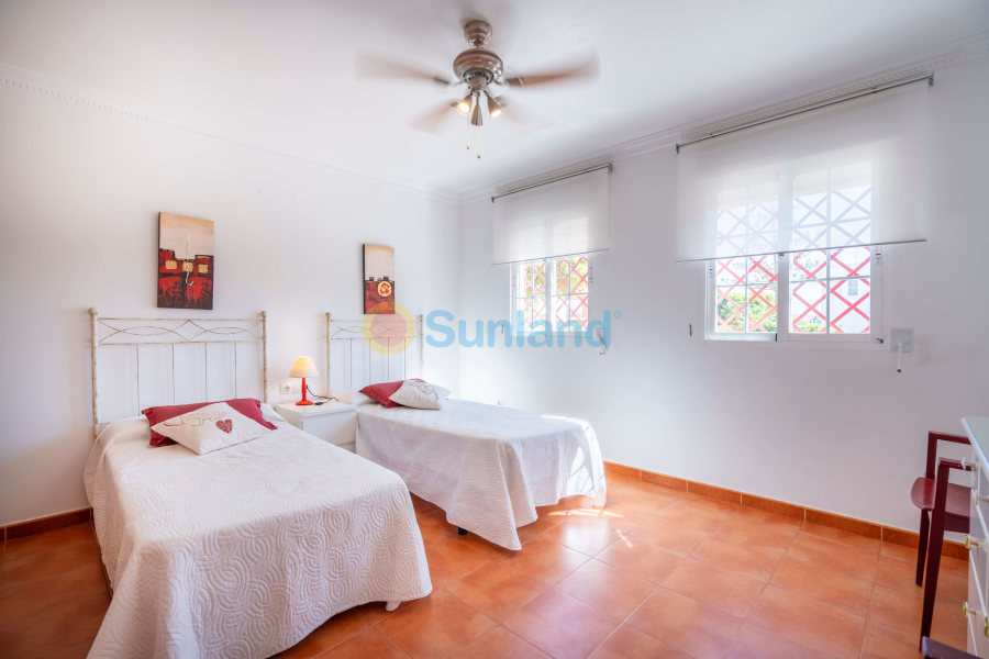 Resale - Villa - Aguilas - 