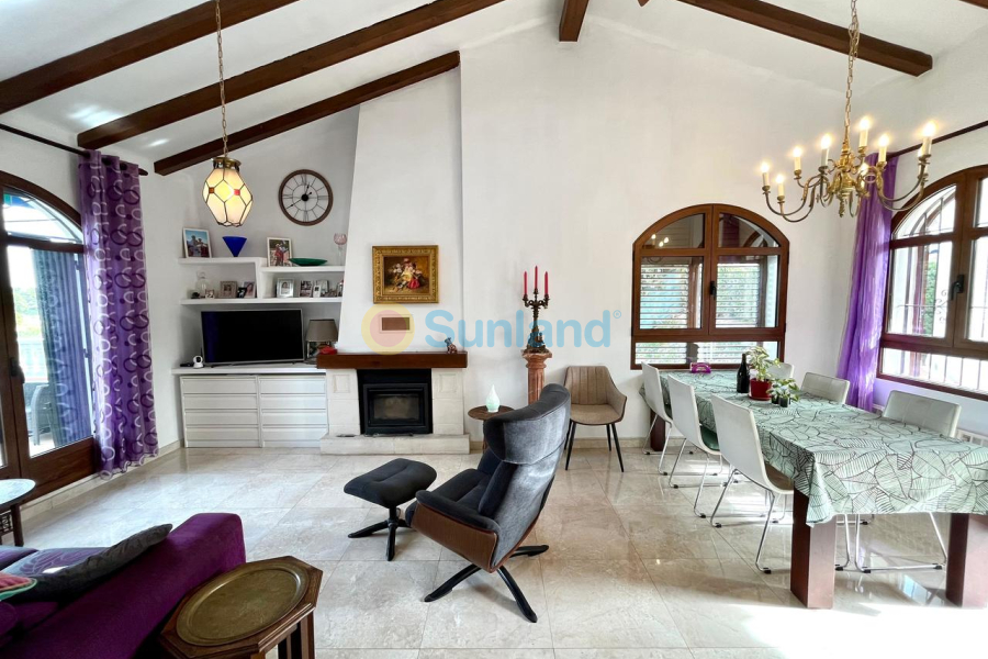 Resale - V - Villamartin