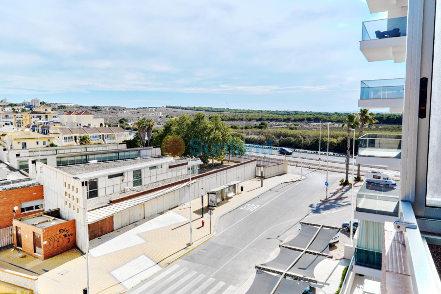 Resale - Apartment - Torrevieja - La Mata pueblo