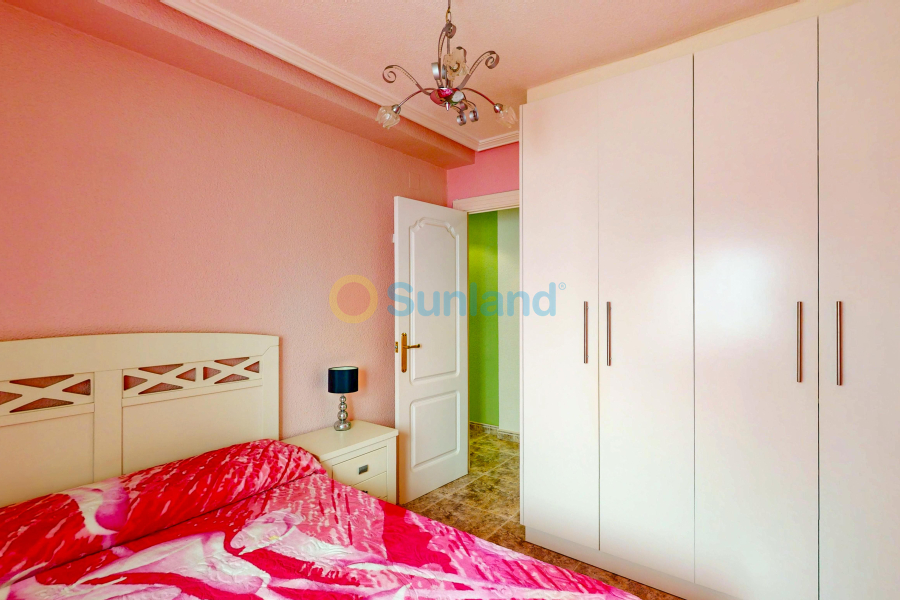 Resale - Apartamento - Torrevieja - Acequion