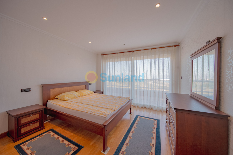 Resale - Villa - Gran Alacant