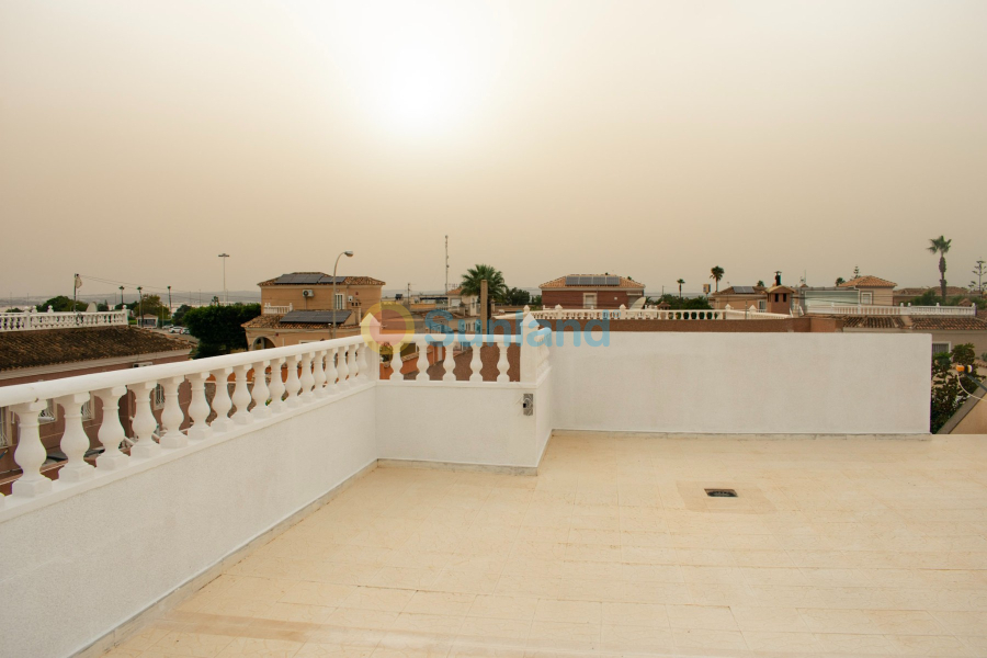 Segunda mano - Chalet - Torrevieja