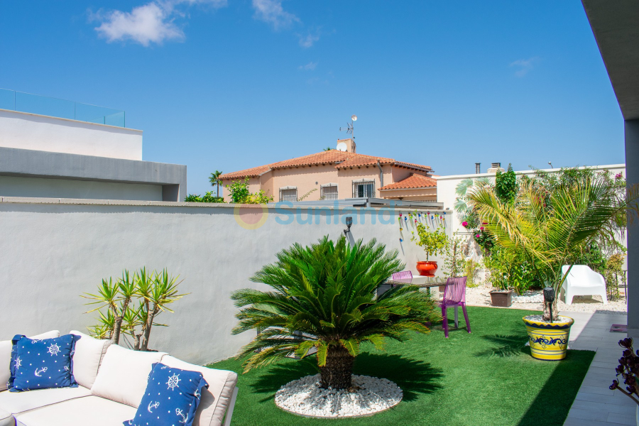 Resale - Villa - Torrevieja - 