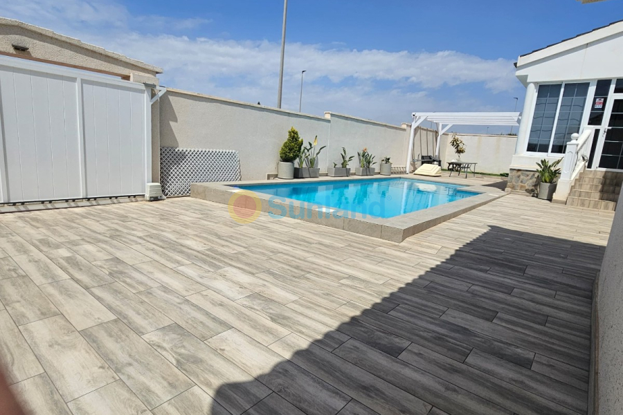 Вторичка - Bилла - Ciudad Quesada