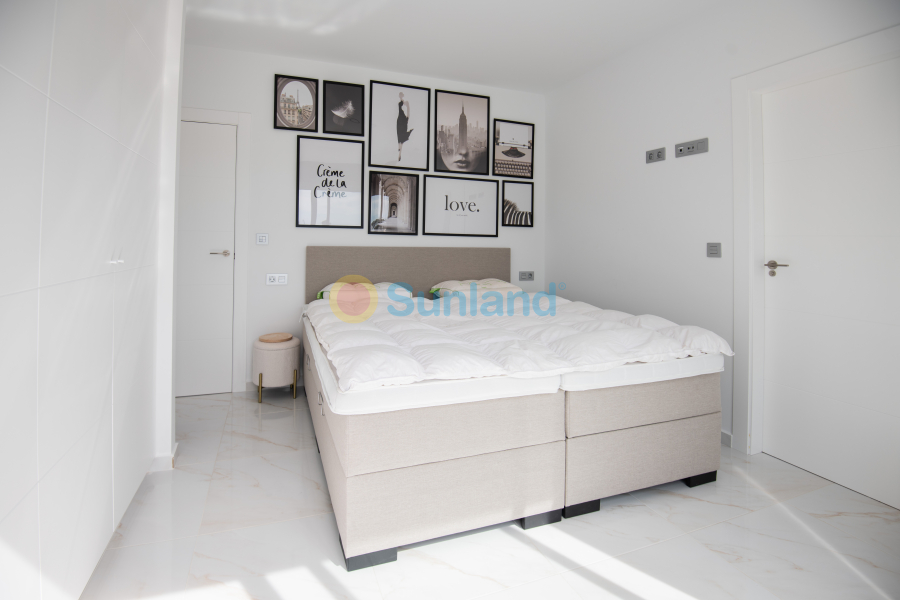 Resale - Villa - Orihuela costa - 