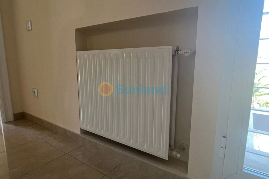 Resale - Villa - Benidorm