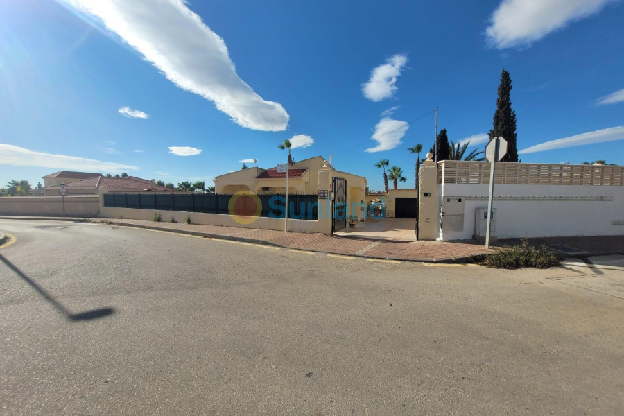 Segunda mano - Chalet - San Fulgencio - Urbanización La Marina