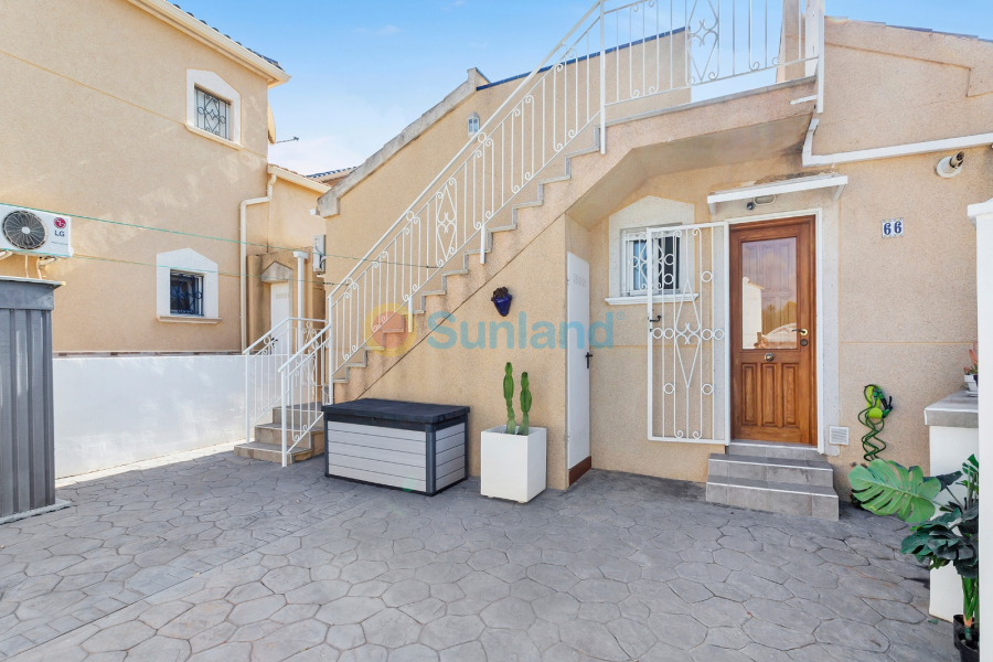 Resale - Villa - Torrevieja - Los Altos