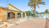 Resale - Villa - Albatera