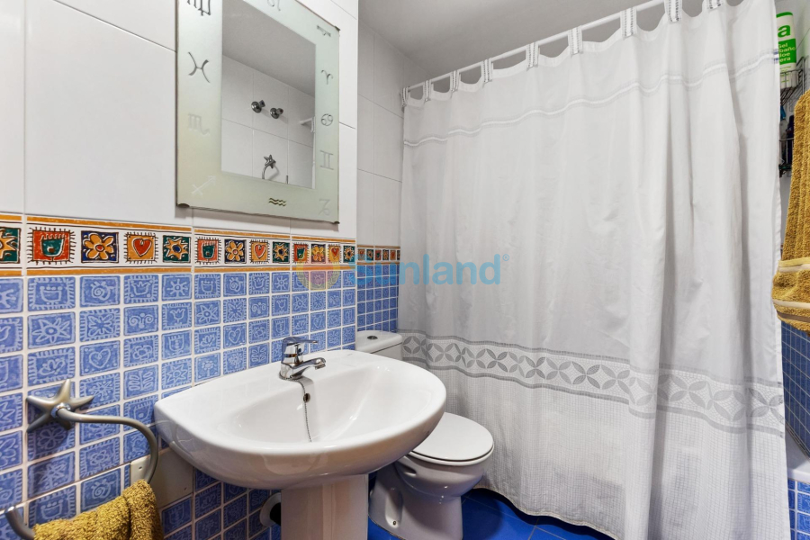 Resale - Apartment - Orihuela Costa - Campoamor