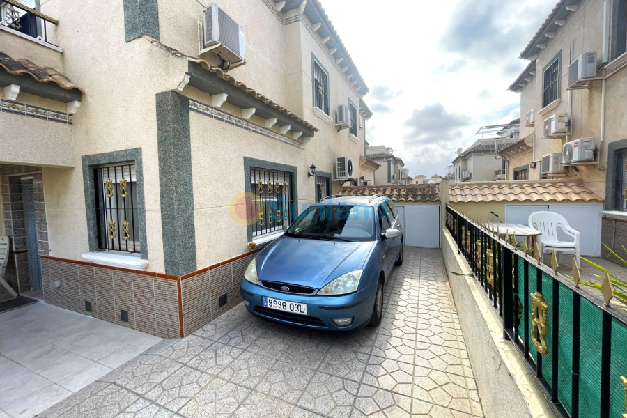 Resale - Villa - La Marina - 