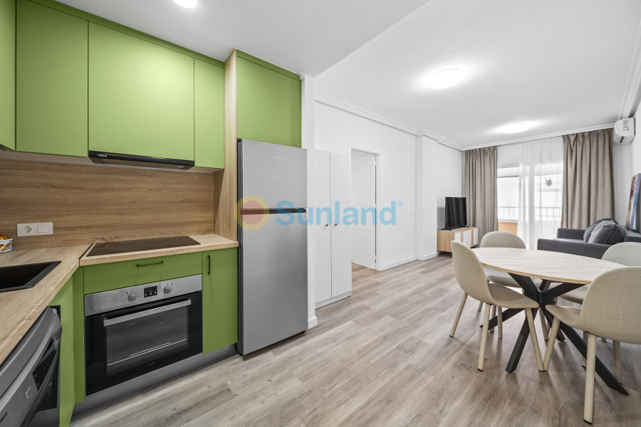 Resale - Apartamento - Torrevieja - Centro