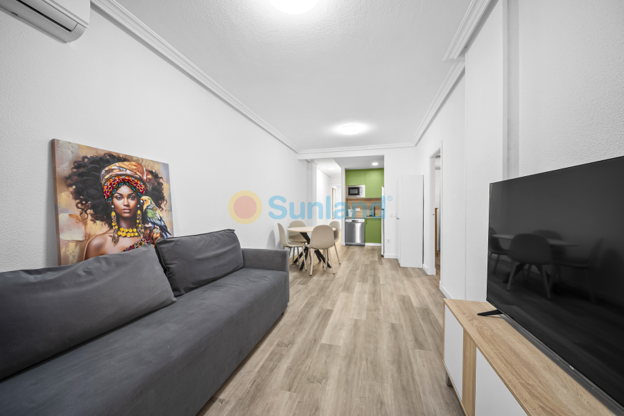 Resale - Apartamento - Torrevieja - Centro