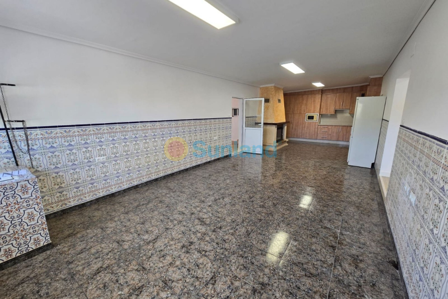 Resale - Villa - Hondón de las Nieves - 