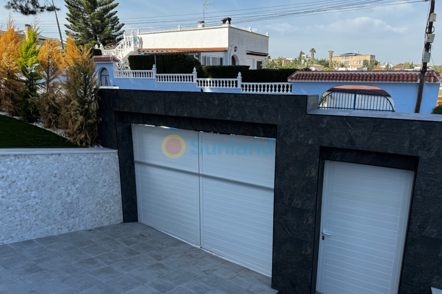 Brukte eiendommer - Villa - Torrevieja - Los Balcones