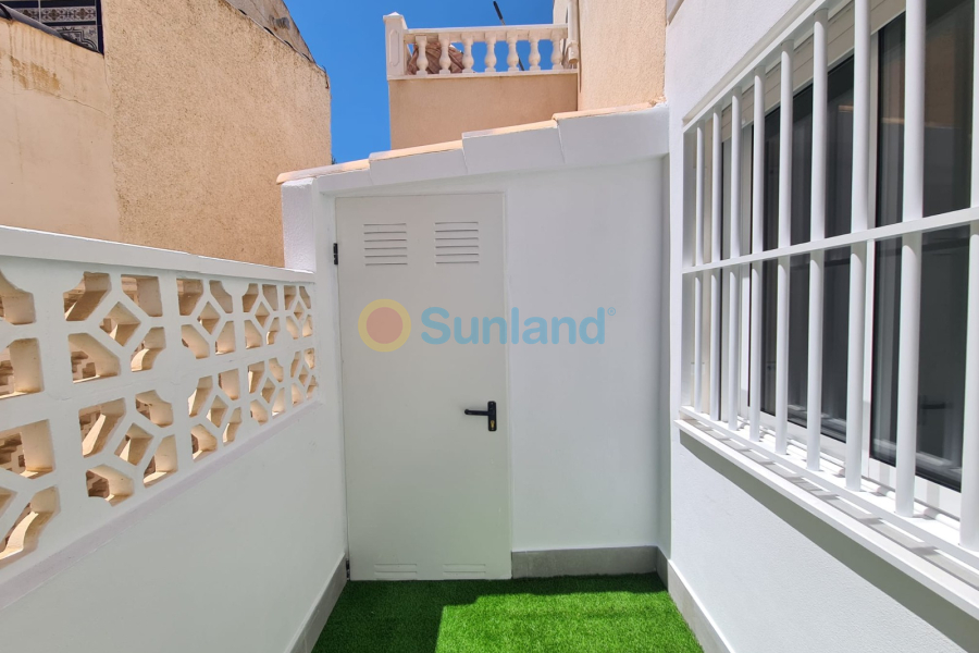 Resale - Townhouse - La Mata