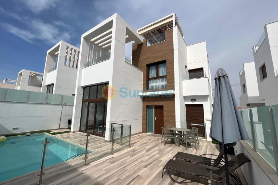 Resale - V - Los Altos