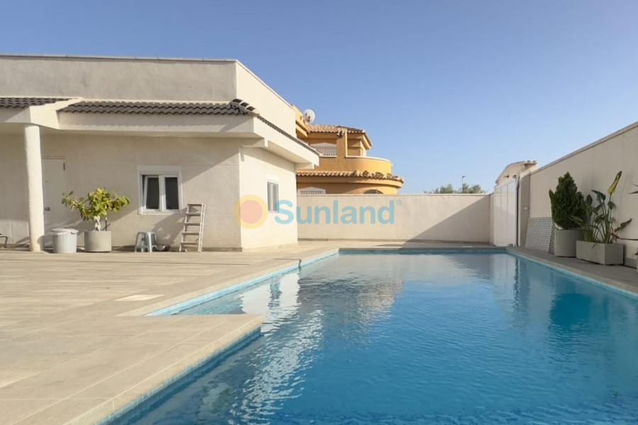 Вторичка - Bилла - Ciudad Quesada