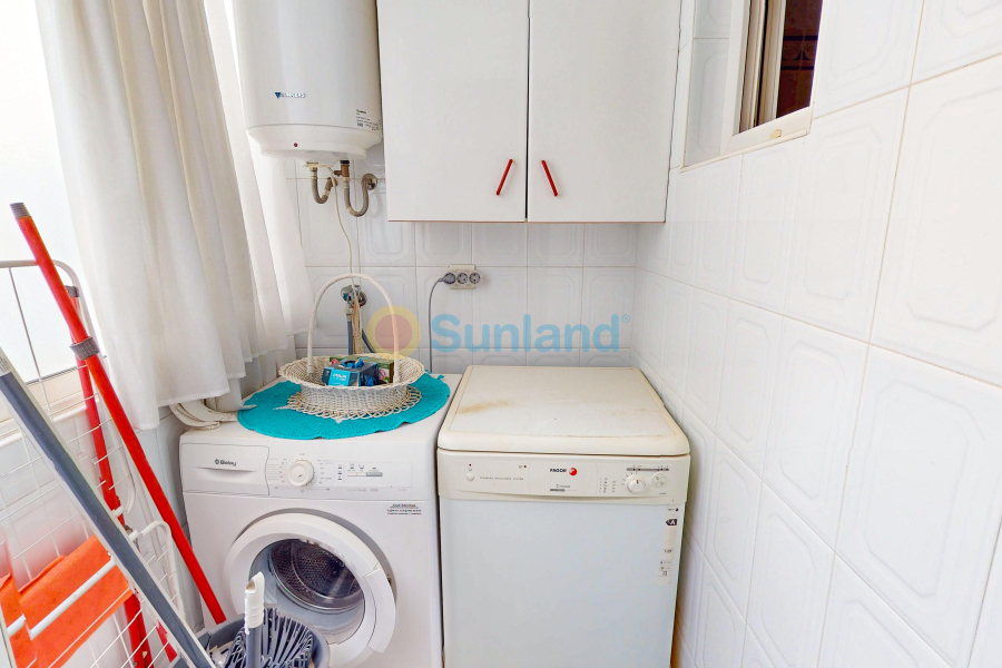 Resale - Apartamento - Torrevieja - Acequion