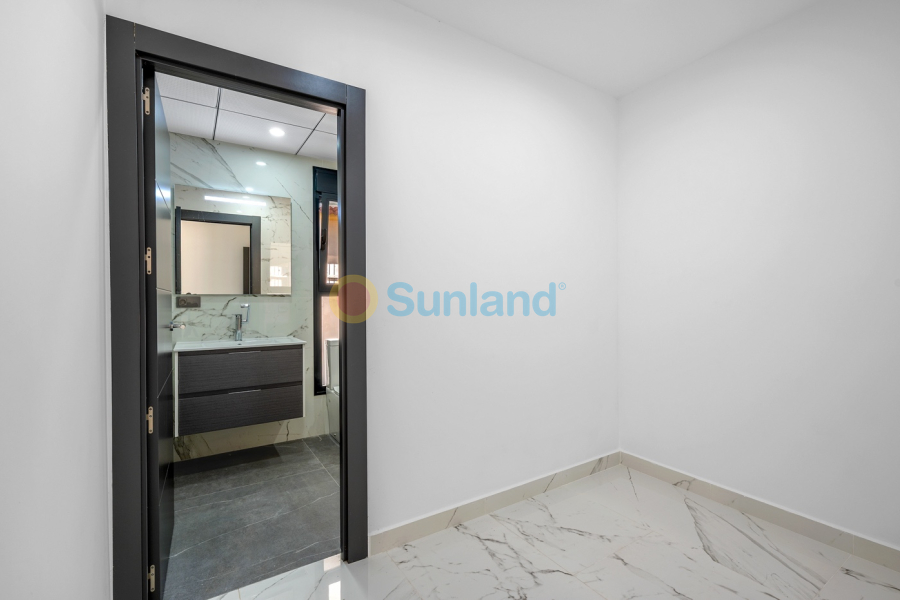 Вторичка - Bилла - Campoamor