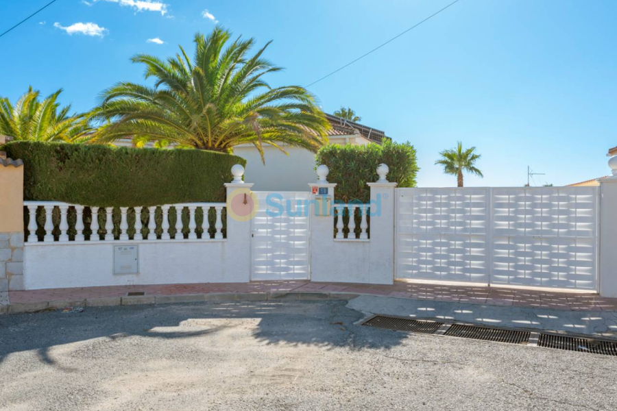 Resale - Villa - Ciudad Quesada