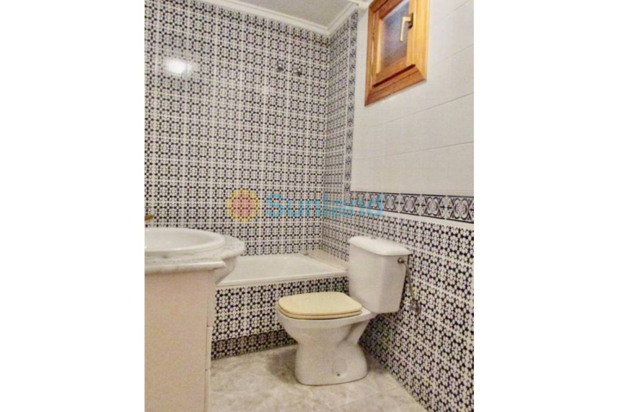 Resale - Villa - Guardamar del Segura - 