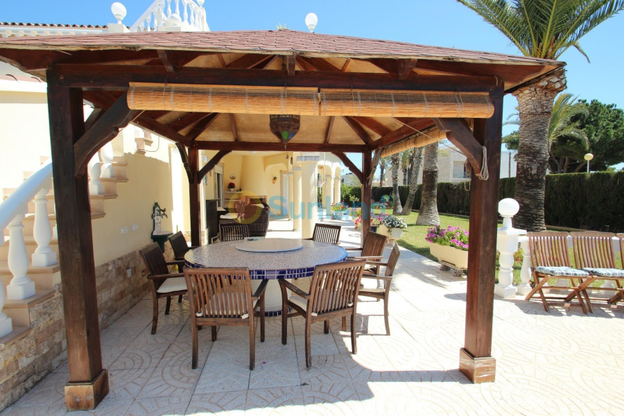 Resale - Villa - Torrevieja - 