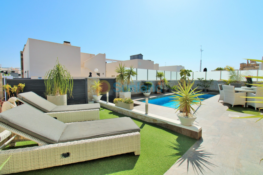 Resale - Villa - Villamartin