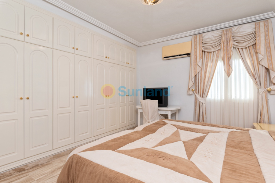 Вторичка - Bилла - Ciudad Quesada - Doña Pepa