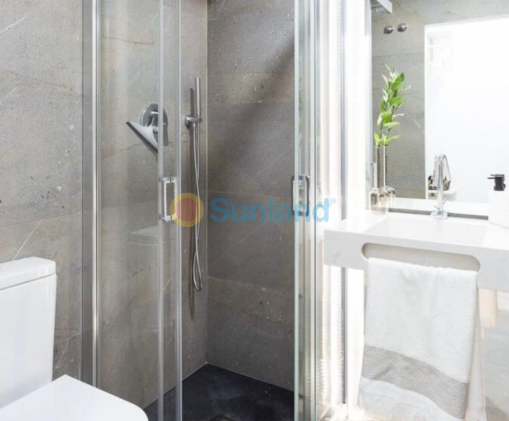 Resale - Townhouse - Alicante - Center