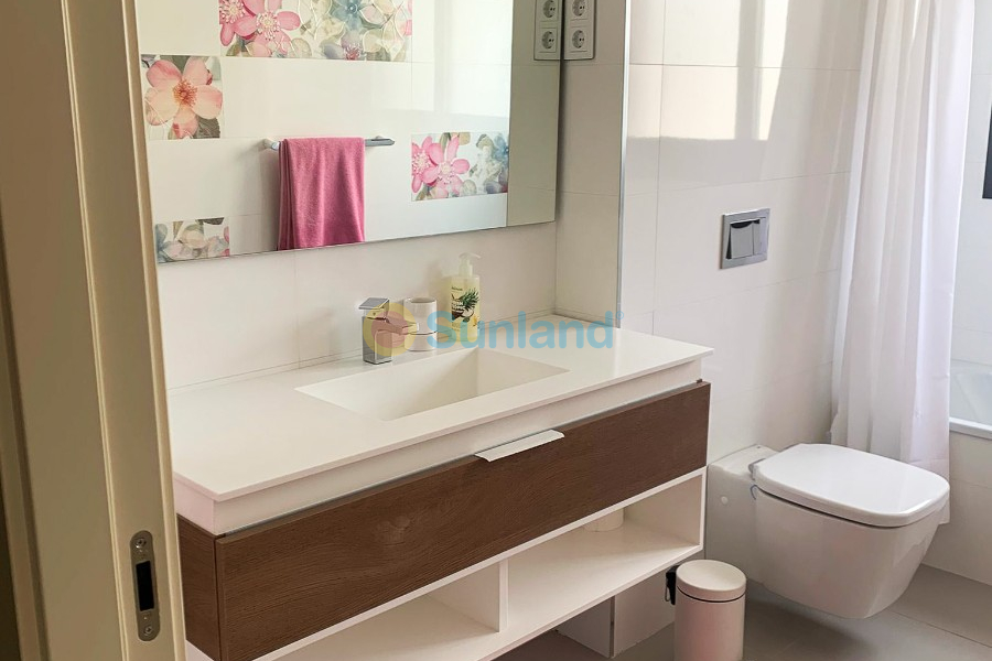 Вторичка - Bилла - Alicante - Campoamor